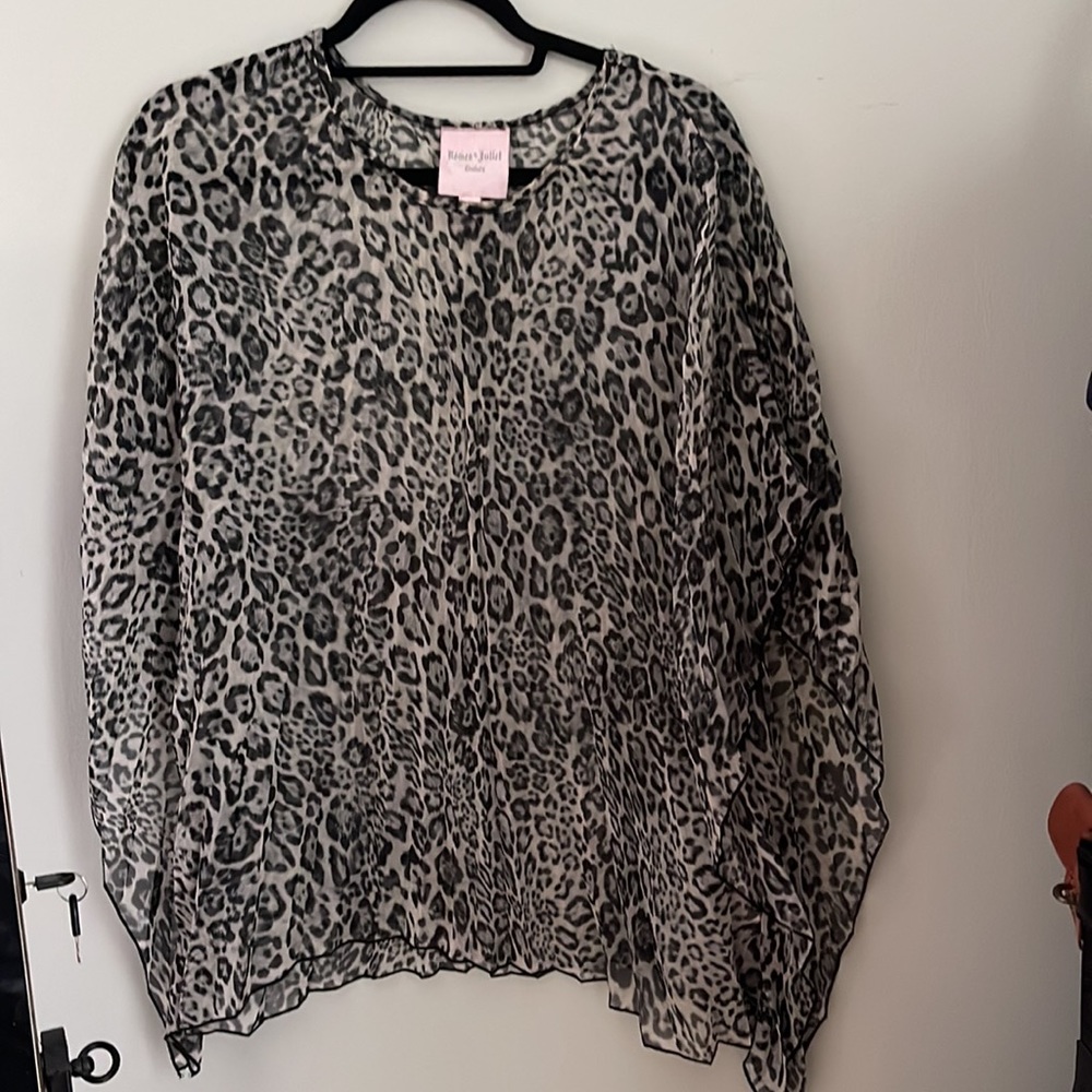 Romeo and Juliet Couture Animal print Blouse